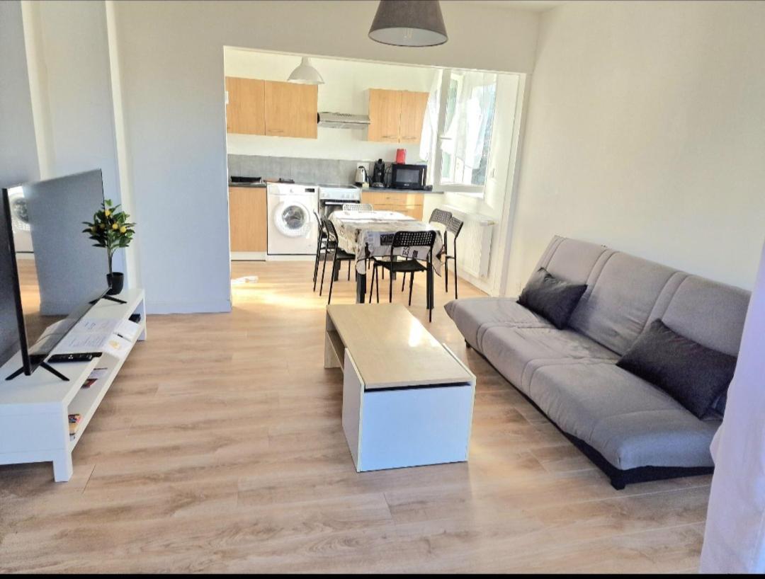 Maison A Aurillac - 3 Chambres - Arrivee Autonome Habitación foto